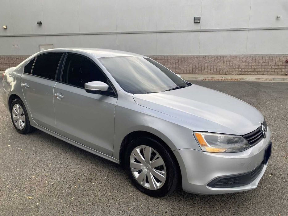 Volkswagen Jetta      2013