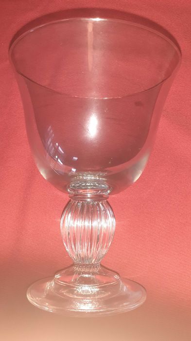 Taça elegante em vidro