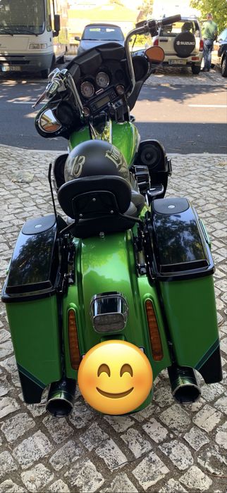 Harley Davidson Street Glide (CVO de livrete) com chave de ouro