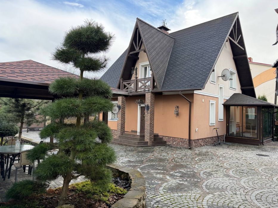 Будинок 10 хв біля району ЖК «На Щасливому», ТЦ «Happy Mall».