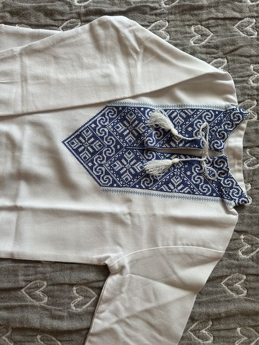 Продам вишиванку для хлопчика 7-8років