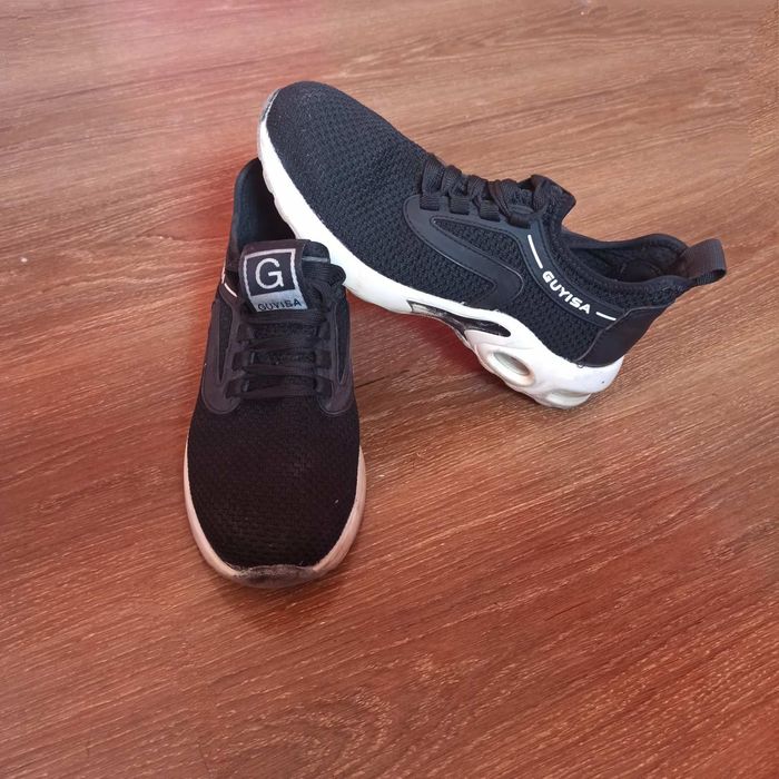 Взуття GUYISA зручне у використані