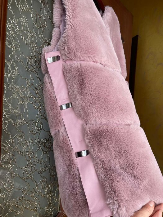 Безрукавка для дівчинки