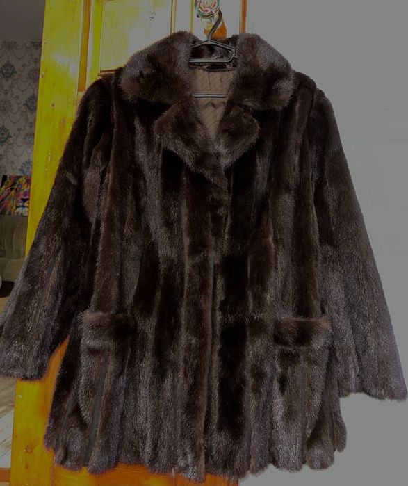 Норкова шуба у вінтажному стилі