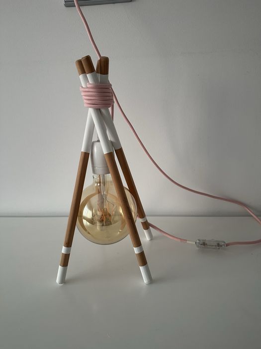 Candeeiro de mesa infantil, tipo tenda, com fio em tecido