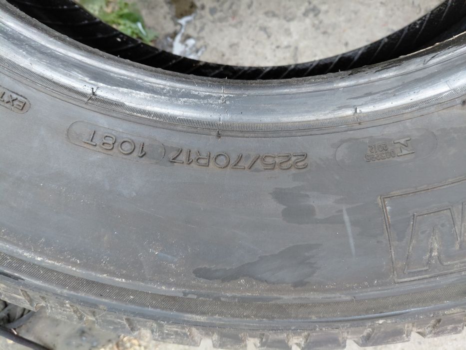 Шина 225/70 р17 мішелін пара