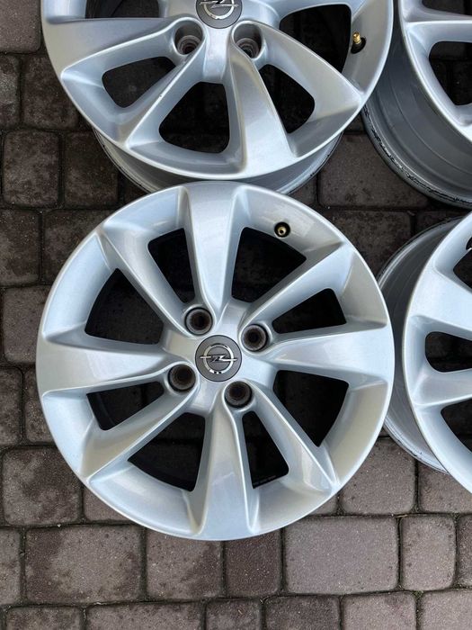 Oryginalne alufelgi Opel 4x100 15 cali Czujniki Corsa Adam Karl