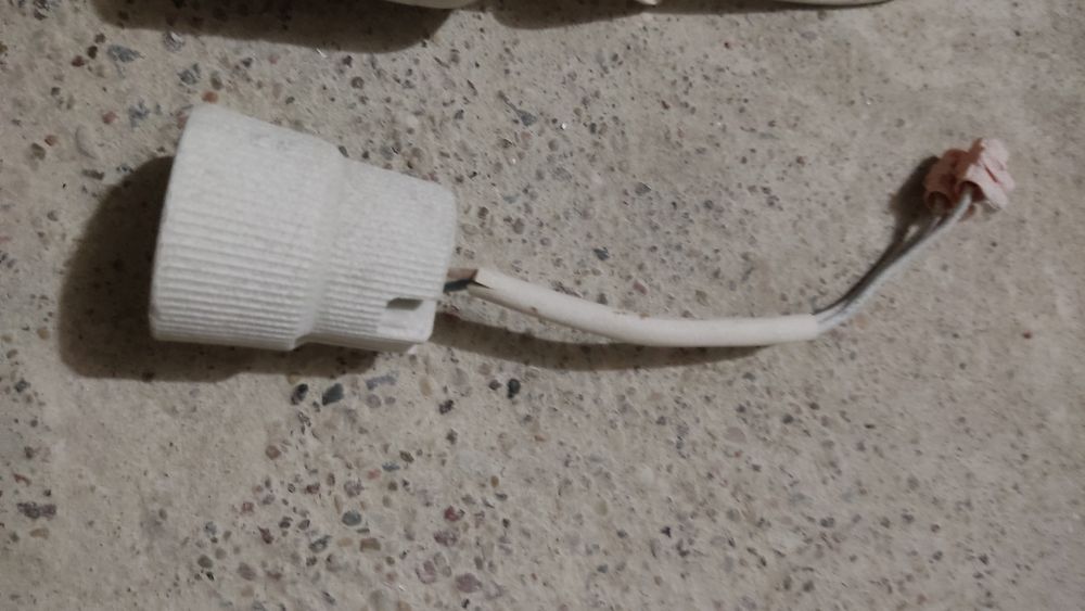 3 x Oprawy elektryczne na żarówki