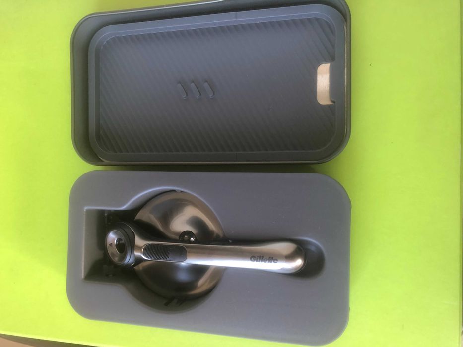 Máquina Gillette Labs +suporte+Lamina+Caixa