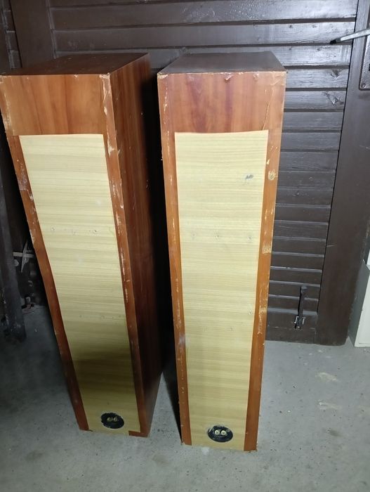 Kolumny by Young Boy