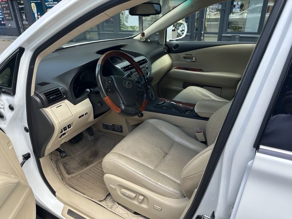 Лексус RX350 2011 рік випуску