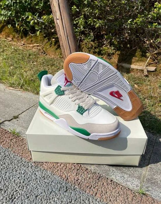 Jordan 4 Retro SB Pine Green R.43