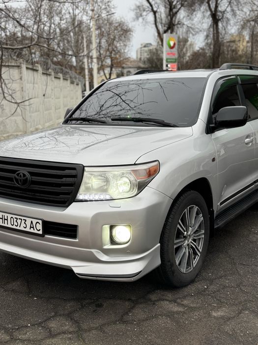 Продам Toyota LC200