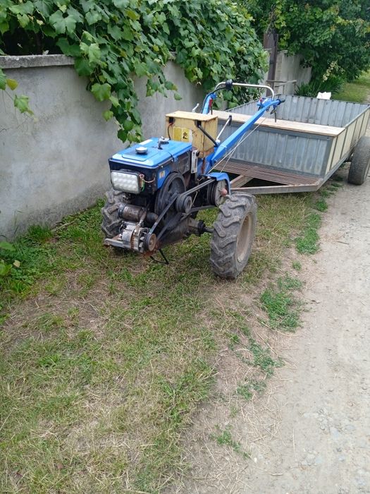Продам мотоблок 8кн з принципом та навісним