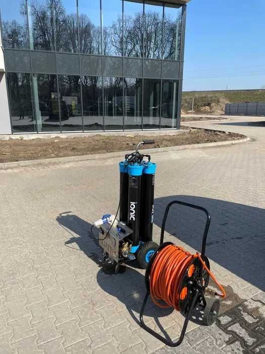 Myjka do okien i fotowoltaiki IONIC QUATTRO - stan IDEALNY