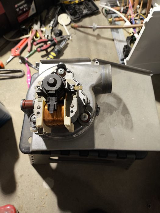 Junkers Cerapur MIDI ZWB24 wentylator