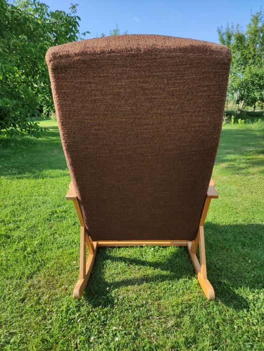 Fotel bujany tapicerowany fotel na płozach