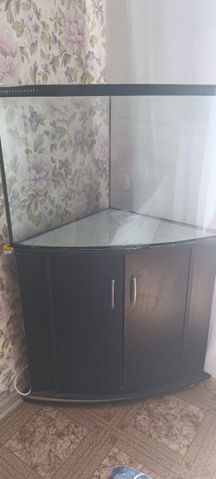 Акваріум кутовий 90 л.