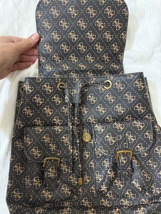 Рюкзак     Guess
