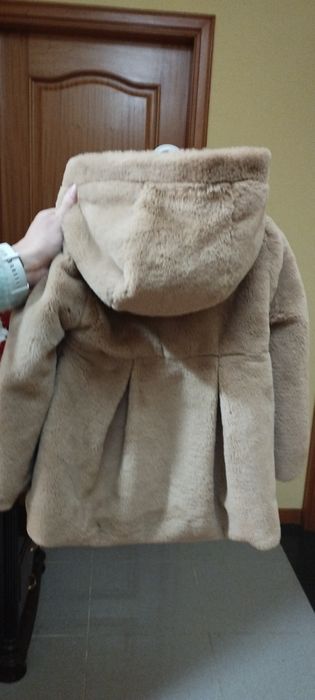 Casaco com pêlo e capuz Mayoral