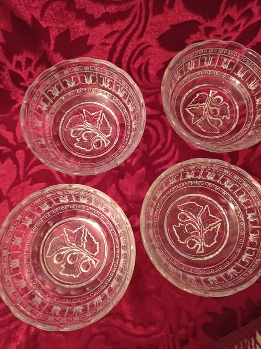 Cztery miski  szklane Hortensja