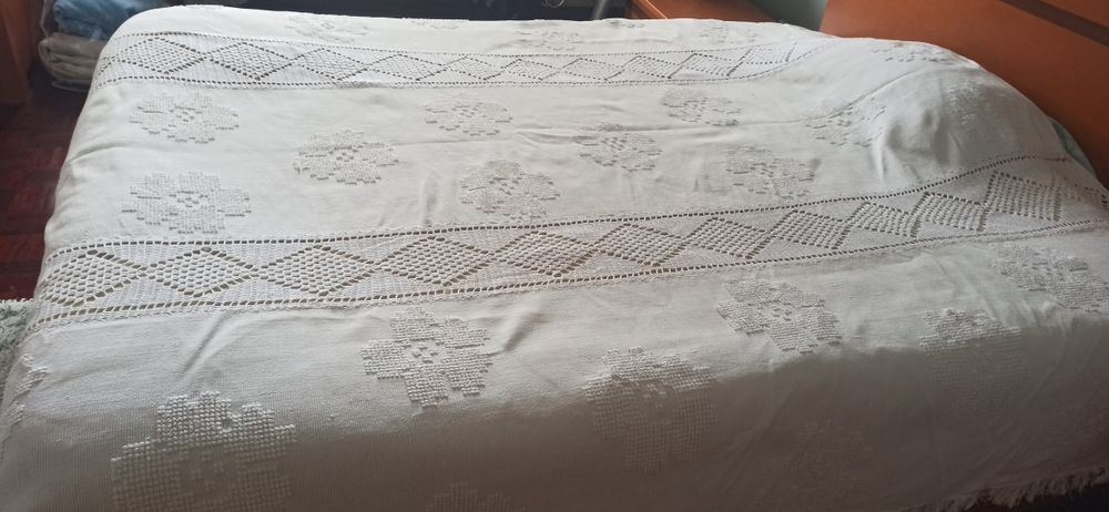 Colcha artesanal Branca , vintage