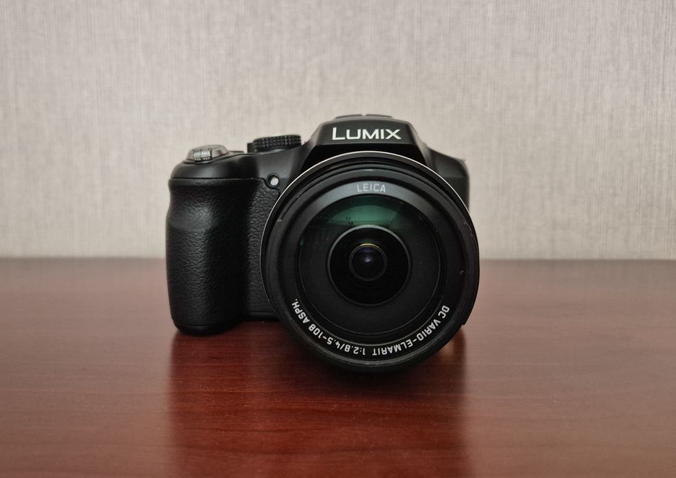 Panasonic DMC-FZ200 + KIT