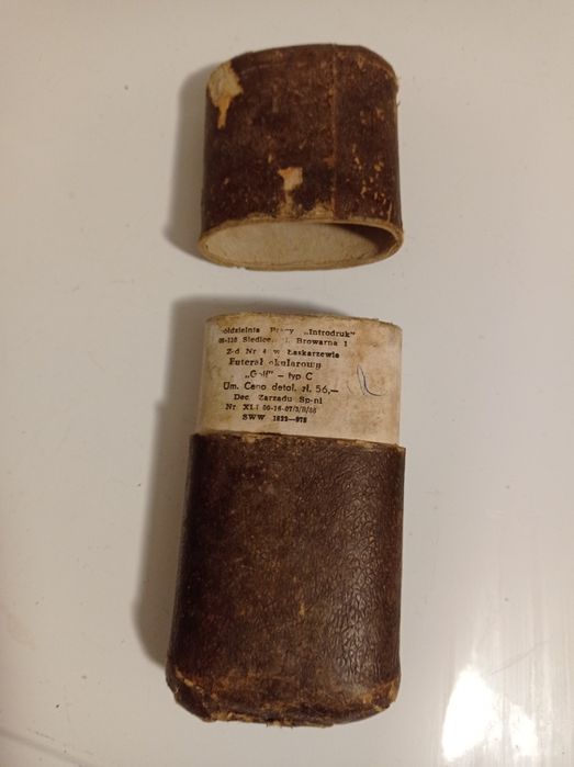 Stare etui do okularów