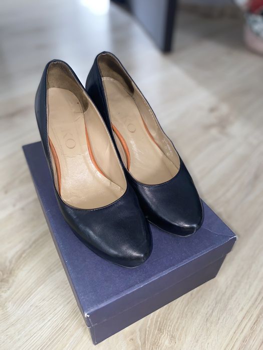 Czarne czółenka szpilki