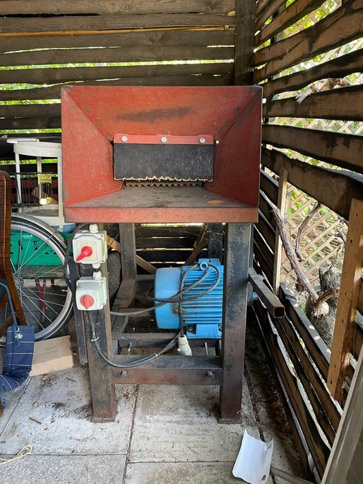 Rębak rozdrabniarka galezie 10 cm srednica