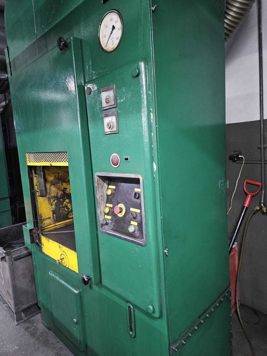 Prasa Hydrauliczna Ponar Żywiec 100 ton