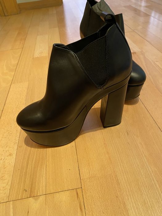 Botins pretos de pele novos tam 39 plataforma.