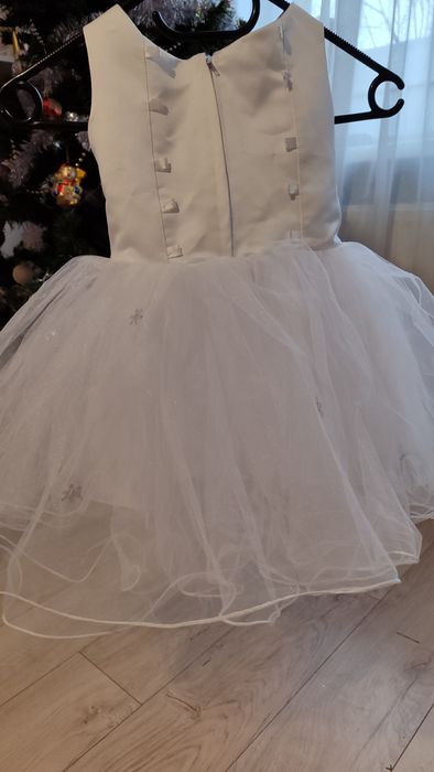 Сукня маленької сніжинки