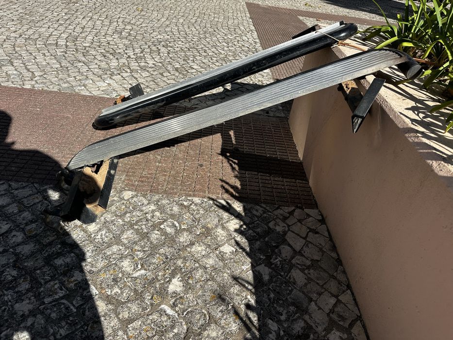 Par de Estribos metalicos para Land Rover Defender