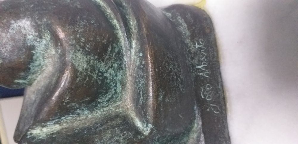 Escultura em bronze