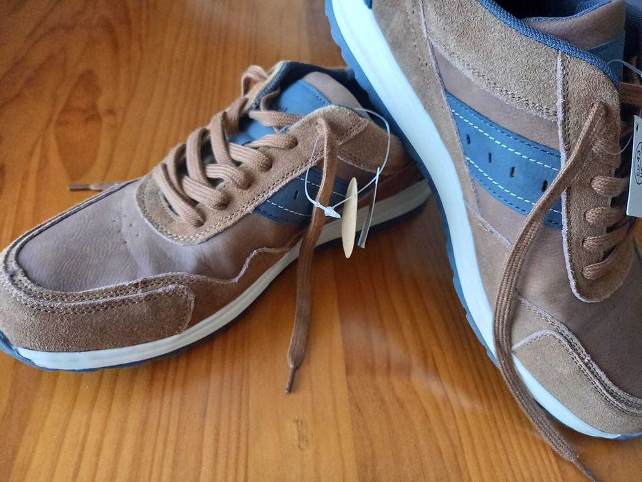 (NOVO, COM ETIQUETA) FootFlexx: Sapatilhas em Camurça para Homem