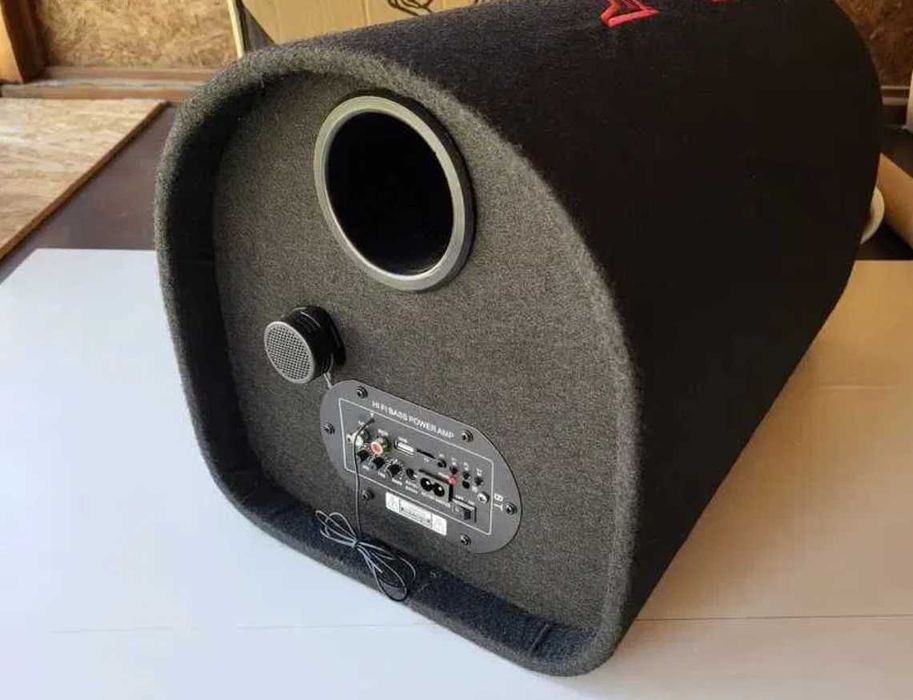 Продам новий сабвуфер з чудовим глибоким басом