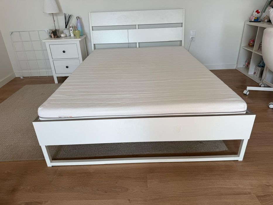 Cama de Casal IKEA + Colchão + Estrado