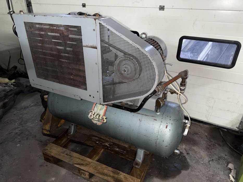 Bardzo wydajny kompresor boge sk45 1830l / min   300l zbiornik