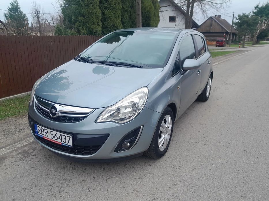 Opel Corsa Gwarancja przebiegu , bdb. stan , dwa komplety kół.