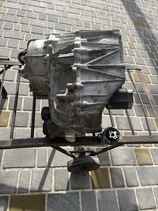 Электромотор передний Tesla model Y с дефектом