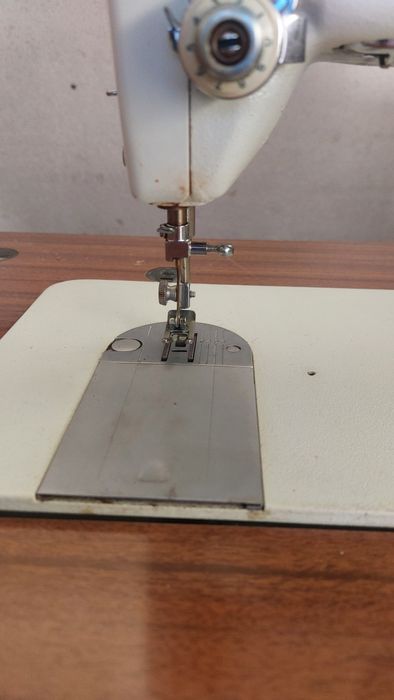 Máquina de costura singer de pedal