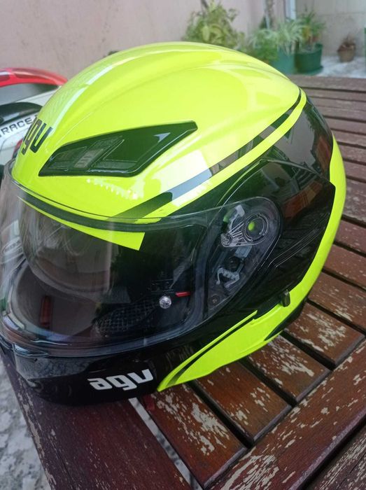 Capacetes AGV K1 e MDS R Series