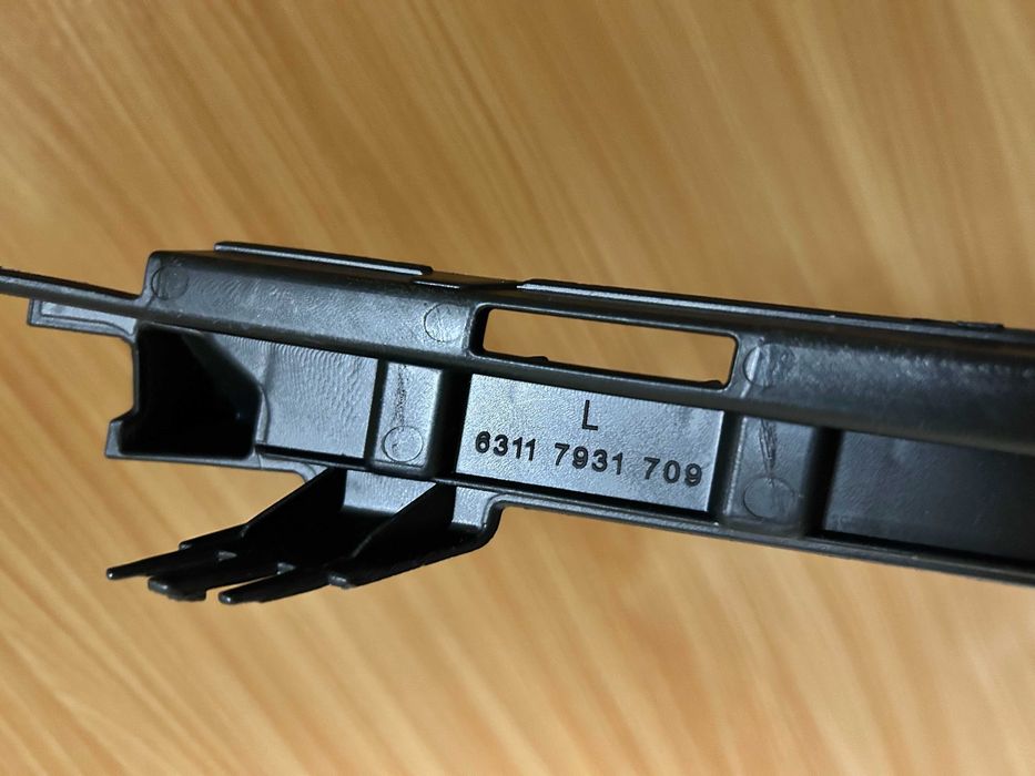 Кронштейн фари BMW X3 G01 X4 G02 кріплення 63117931709 63117931710