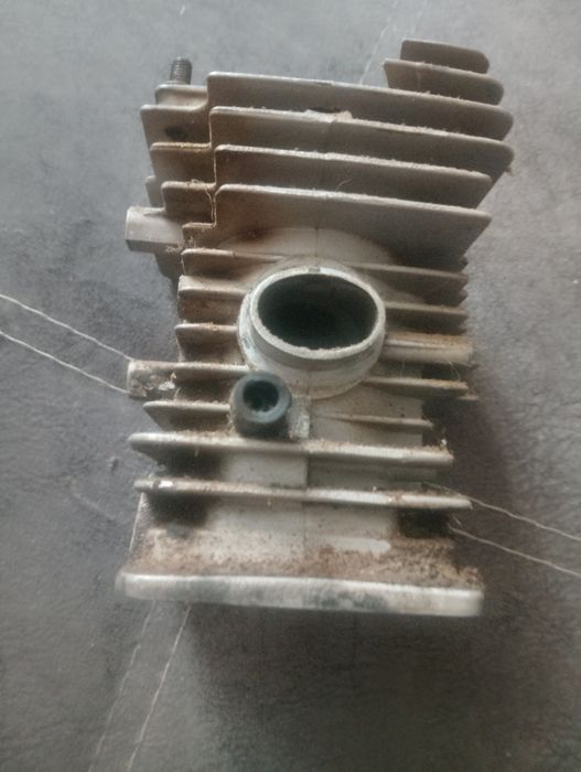 Продам целіндро поршневу на безнопилу соло 643