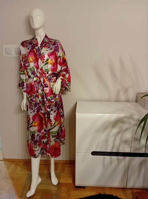 Szlafrok podomka kwiaty satynowy 42/44