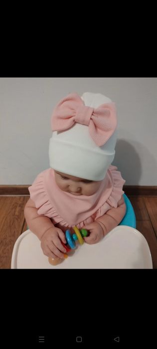 Komplet na wiosnę czapka i chusta w falbanki