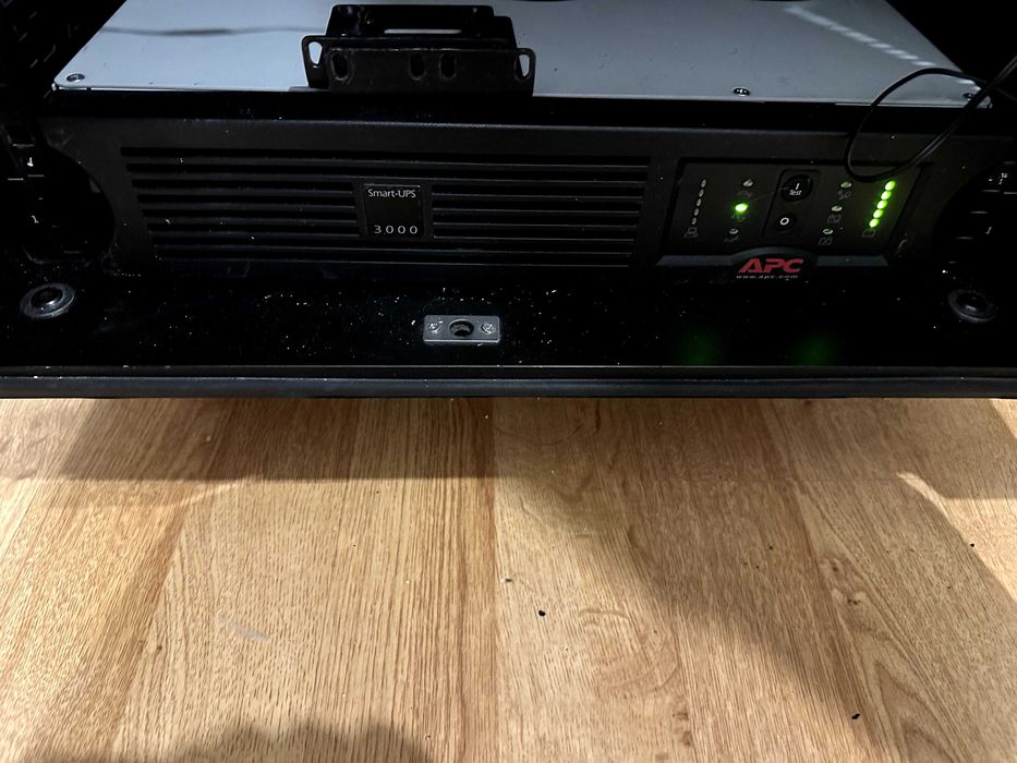 APC smart-ups 3000