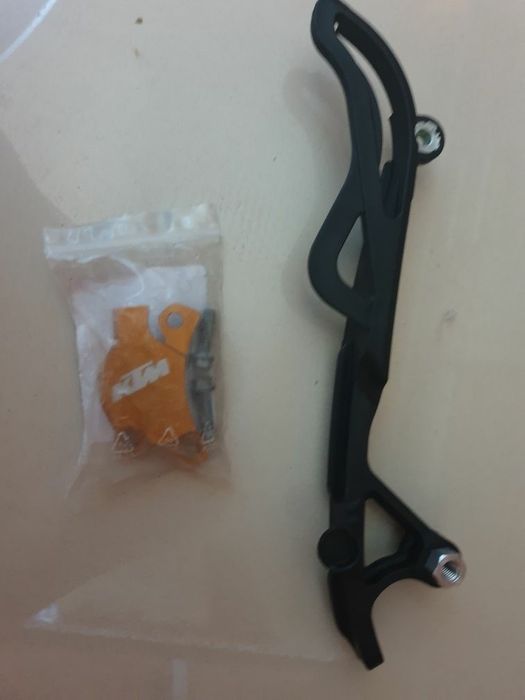 Protecção de bomba de embraiagem e guia de corrente ktm