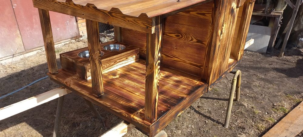 Будка для собак  з терасою